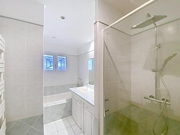 LE HAILLAN : maison plain pied de 110 m2 + jardin