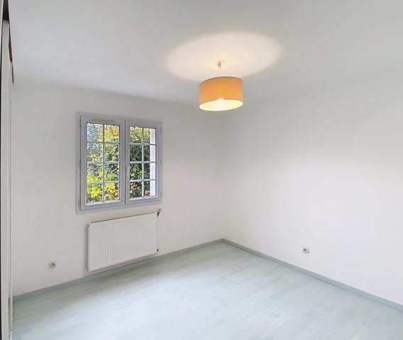 LE HAILLAN : maison plain pied de 110 m2 + jardin