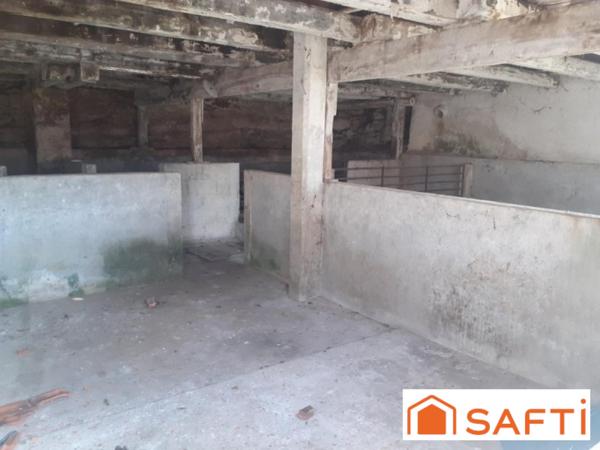 Ancien lieu d'élevage, à la campagne.