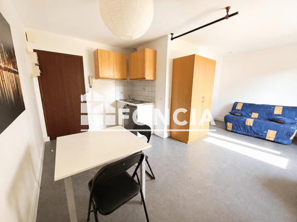 Location Studio 23.9 m² - 75 RUE SAINTE CATHERINE Laval 53000