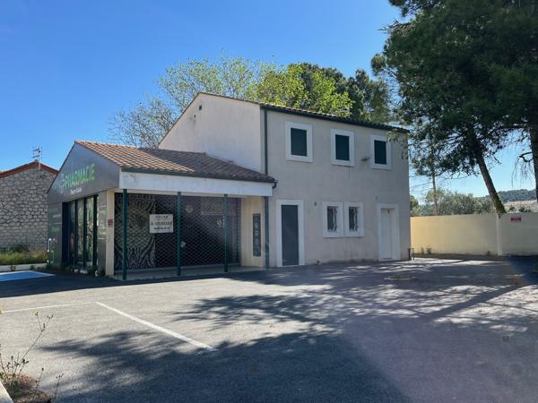 150 m² LOCAL COMMERCIAL 97 M² + HABITATION 50 M²