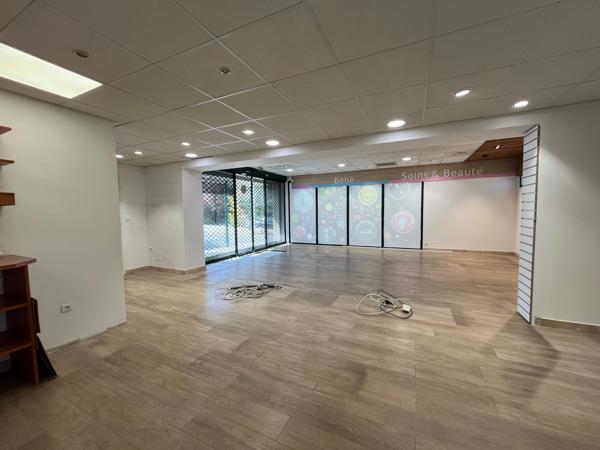 150 m² LOCAL COMMERCIAL 97 M² + HABITATION 50 M²
