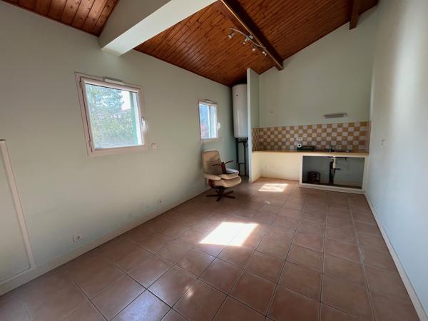 150 m² LOCAL COMMERCIAL 97 M² + HABITATION 50 M²