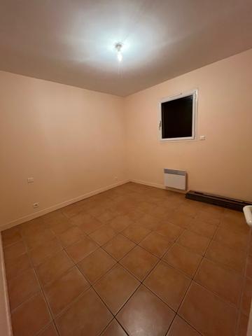150 m² LOCAL COMMERCIAL 97 M² + HABITATION 50 M²
