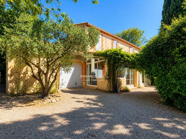 PROPRIÉTÉ FAMILIALE DE CARACTÈRE SUR PLUS DE 5 670 m² DE TERRAIN ARBORÉ – PEYRIAC-DE-MER