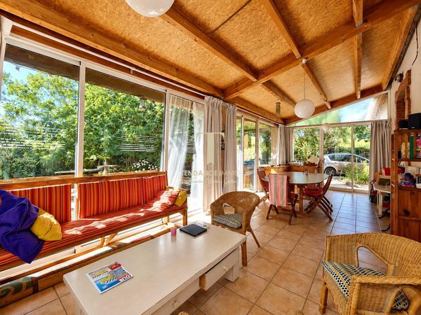 PROPRIÉTÉ FAMILIALE DE CARACTÈRE SUR PLUS DE 5 670 m² DE TERRAIN ARBORÉ – PEYRIAC-DE-MER