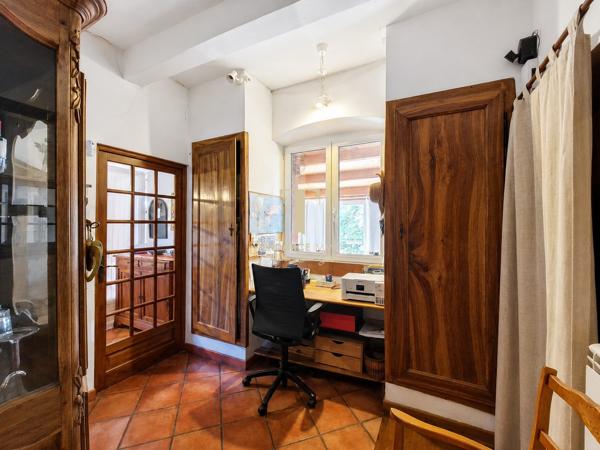 PROPRIÉTÉ FAMILIALE DE CARACTÈRE SUR PLUS DE 5 670 m² DE TERRAIN ARBORÉ – PEYRIAC-DE-MER