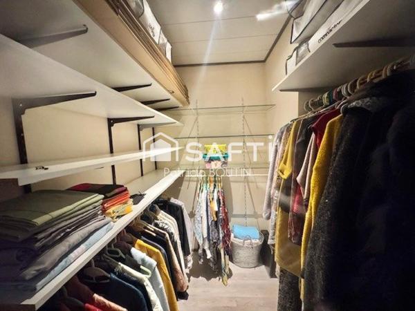 MAISON DE VILLE 2 CHAMBRES COUR ET GARAGE AU CENTRE VILLE DE NIORT