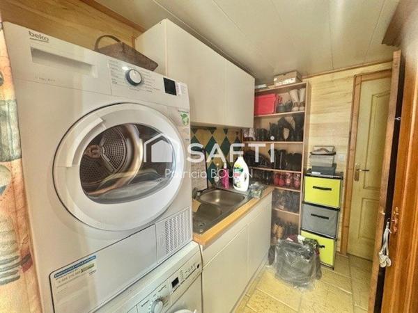 MAISON DE VILLE 2 CHAMBRES COUR ET GARAGE AU CENTRE VILLE DE NIORT