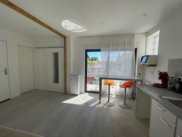 Location Appartement La rochelle 1 pièce 17.95m²-LAM1478