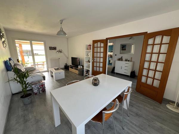 Maison de ville, 3 chambres + bureau, quartier calme.