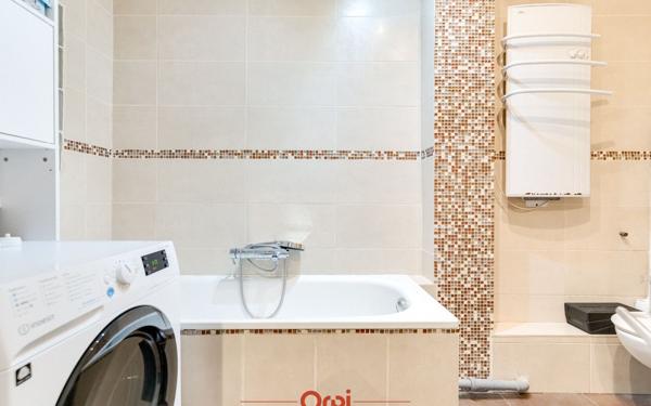 Appartement à vendre    5 pièces • 96,67 m2 Marseille 2