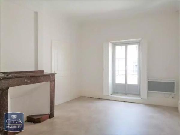 Appartement à louer 4 pièces 102.7m²