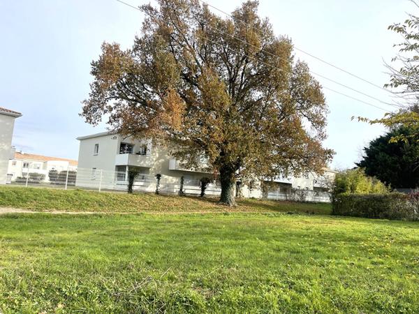 Appartement à vendre à  Fargues-Saint-Hilaire.