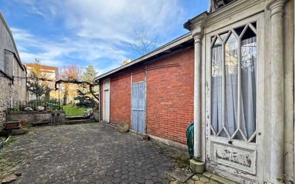Maison à vendre    8 pièces • 235 m2 Périgueux