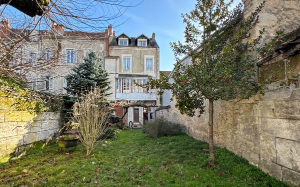 Maison à vendre    8 pièces • 235 m2 Périgueux