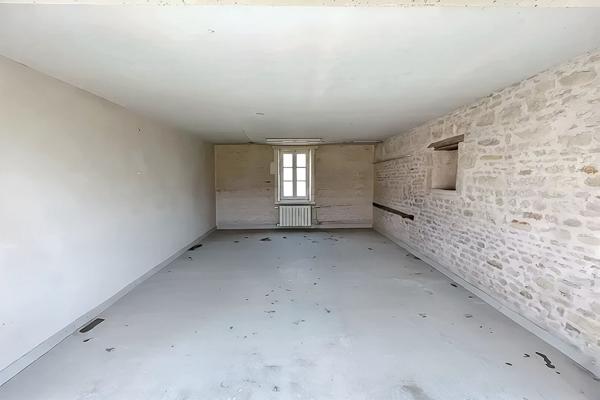 Bâti existant sur terrain de 315m2, Sainte soulle 17220
