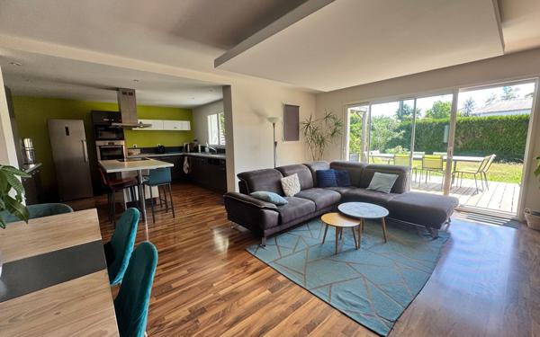 Maison à vendre    7 pièces • 196 m2 Idron