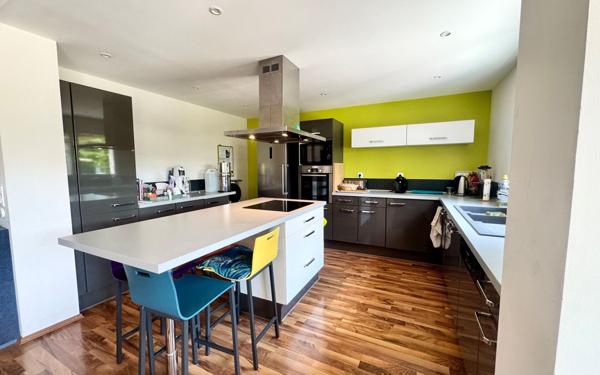 Maison à vendre    7 pièces • 196 m2 Idron