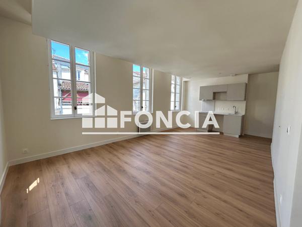 Location Appartement 3 pièces 70.16 m² - 19 RUE VICTOR HUGO Saintes 17100