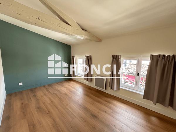 Location Appartement 3 pièces 70.16 m² - 19 RUE VICTOR HUGO Saintes 17100