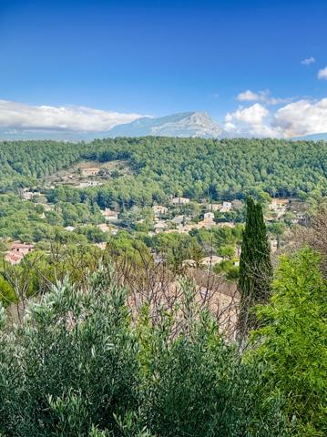 Ventabren (13122) Maison de village pleine de charme avec studio indépendant et vue Sainte-Victoire – Ventabren