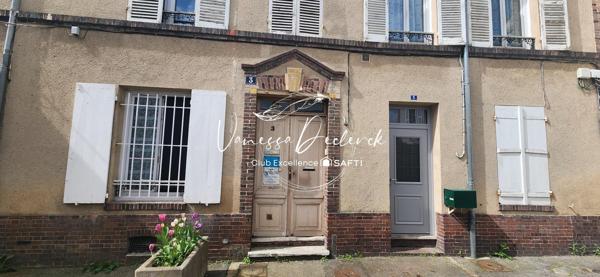 APPARTEMENT TYPE F2 EN DUPLEX 1ER ETAGE - LOCATAIRE EN PLACE