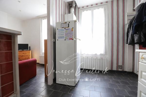 APPARTEMENT TYPE F2 EN DUPLEX 1ER ETAGE - LOCATAIRE EN PLACE