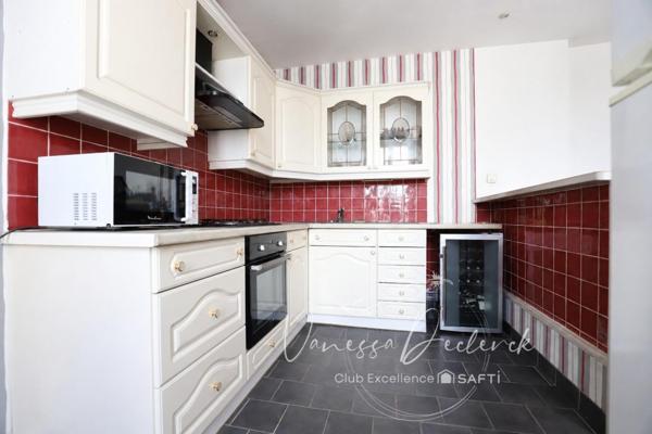 APPARTEMENT TYPE F2 EN DUPLEX 1ER ETAGE - LOCATAIRE EN PLACE