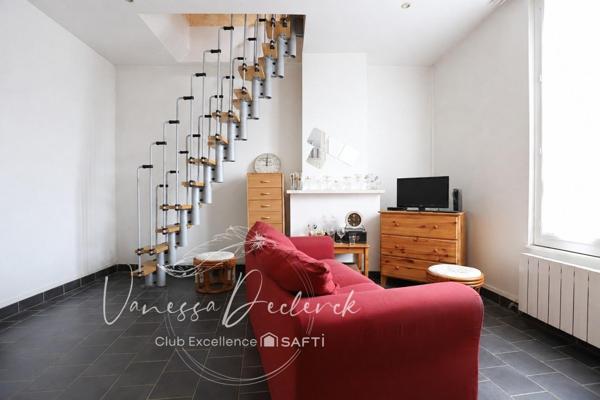 APPARTEMENT TYPE F2 EN DUPLEX 1ER ETAGE - LOCATAIRE EN PLACE