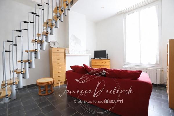 APPARTEMENT TYPE F2 EN DUPLEX 1ER ETAGE - LOCATAIRE EN PLACE