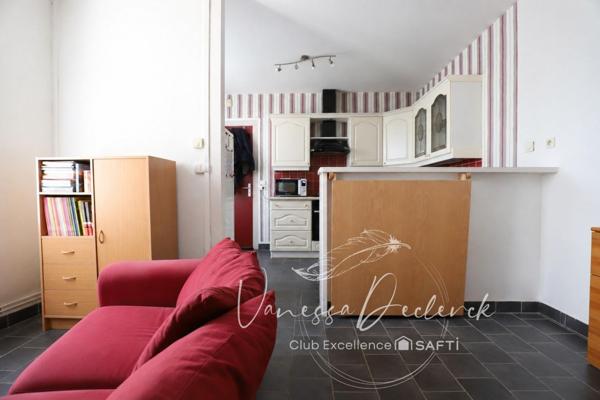 APPARTEMENT TYPE F2 EN DUPLEX 1ER ETAGE - LOCATAIRE EN PLACE