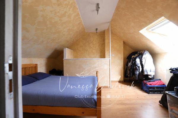 APPARTEMENT TYPE F2 EN DUPLEX 1ER ETAGE - LOCATAIRE EN PLACE