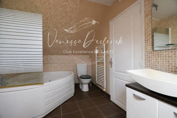 APPARTEMENT TYPE F2 EN DUPLEX 1ER ETAGE - LOCATAIRE EN PLACE