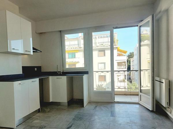 RARE ! CANNES "Bas Californie" studio 20,37m²