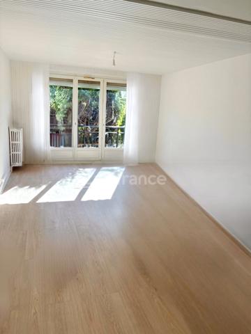 **Exclusivité**Sainte-Cécile**Maison rénovée de 137 m², 4 chambres, jardin et double garage