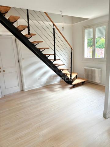 **Exclusivité**Sainte-Cécile**Maison rénovée de 137 m², 4 chambres, jardin et double garage