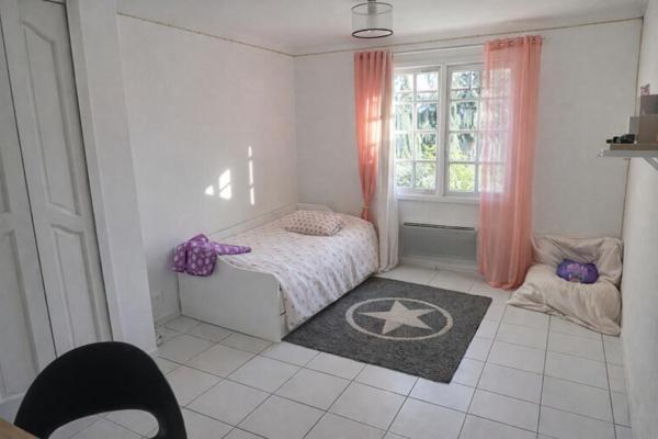 Maison d'environ 200 m² - Gros potentiel investisseurs ou grande famille