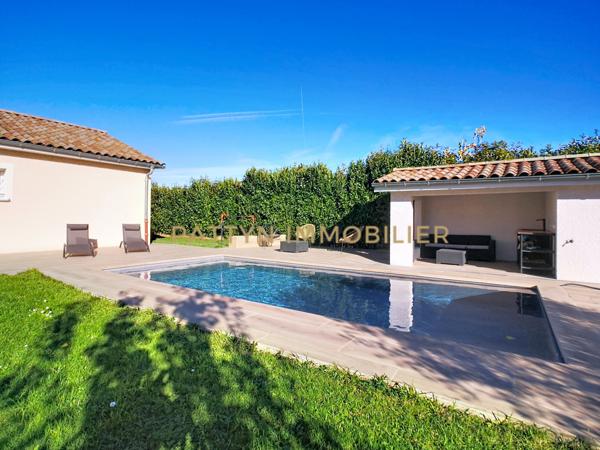 Genay (69730) Maison 4 chambres récente de plain-pied avec piscine et garage à Civrieux (01390)