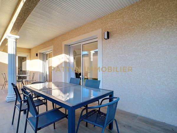 Genay (69730) Maison 4 chambres récente de plain-pied avec piscine et garage à Civrieux (01390)