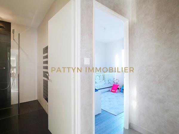 Genay (69730) Maison 4 chambres récente de plain-pied avec piscine et garage à Civrieux (01390)