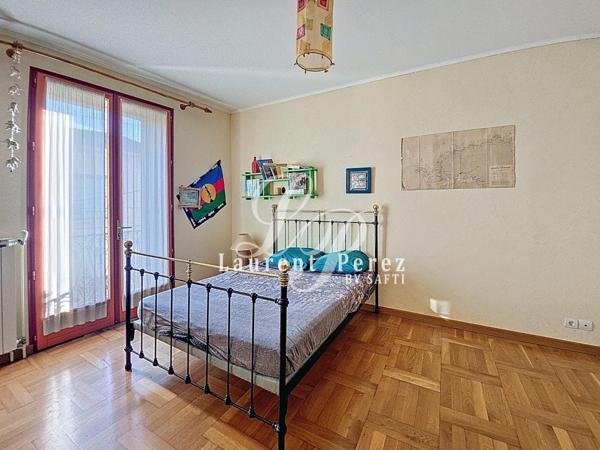 Baillargues : maison avec studio et jardin