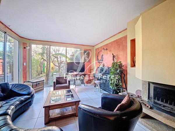 Baillargues : maison avec studio et jardin