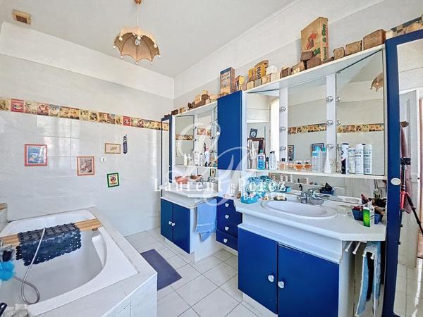 Baillargues : maison avec studio et jardin