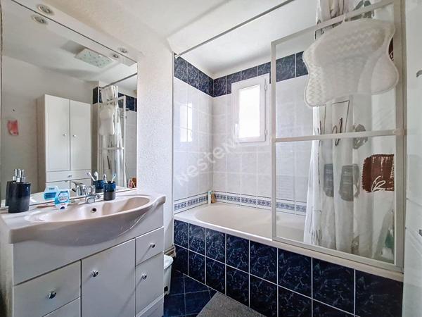 Investissement locatif : Maison avec 3 chambres, locataires en place, secteur prisé du CHU de Poitiers