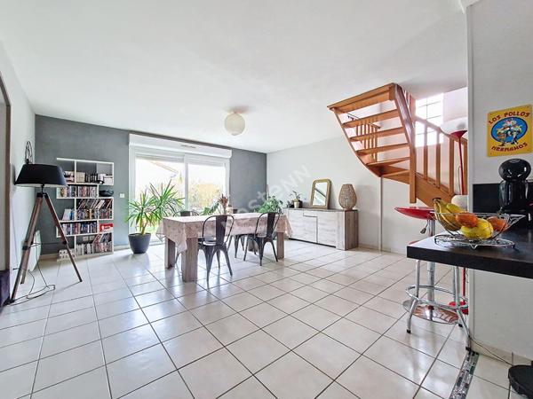 Investissement locatif : Maison avec 3 chambres, locataires en place, secteur prisé du CHU de Poitiers