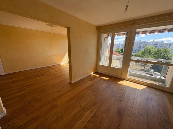 Appartement 4 pièces à rénover avec garage à Clermont-Ferrand