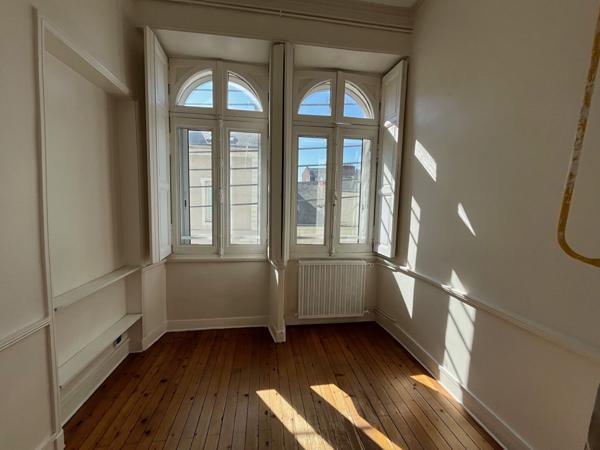 Nantes bord de l'Erdre T5 de 110 m2 box et cave,  
Nantes 44000