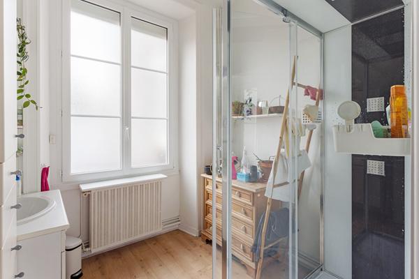 Nantes bord de l'Erdre T5 de 110 m2 box et cave,  
Nantes 44000