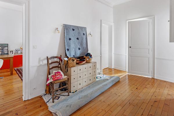 Nantes bord de l'Erdre T5 de 110 m2 box et cave,  
Nantes 44000